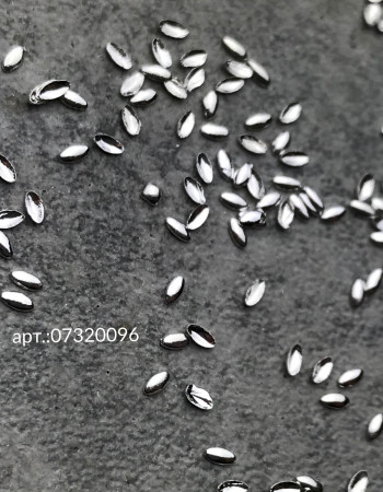 Полусферы лепестки гладкие серебро 1х2 мм  Полусферы лепестки гладкие серебро 1х2 мм