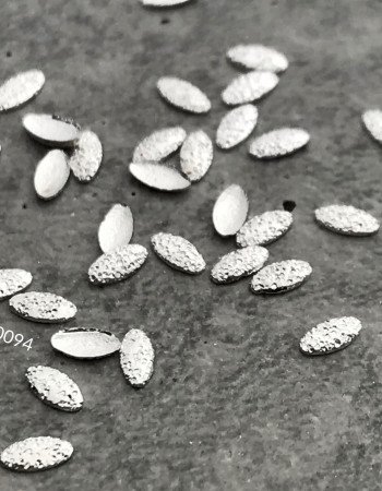 Полусферы лепестки шлифованные серебро 2х3 мм  Полусферы лепестки шлифованные серебро 2х3 мм