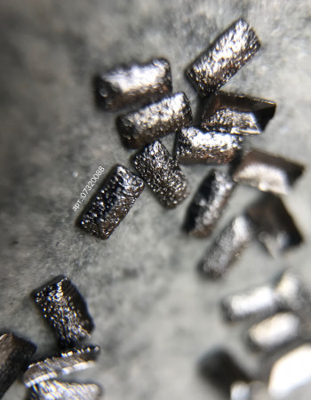 Полусферы прямоуг. черное серебро 1,5х3 мм Полусферы прямоуг. черное серебро 1,5х3 мм