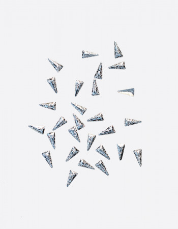 Полусферы треуг.гран. шлиф.серебро 1,5х3 мм Полусферы треуг.гран. шлиф.серебро 1,5х3 мм