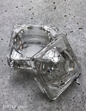 Стаканчик с крышкой стеклянный, квадрат 40мм Стаканчик с крышкой стеклянный, квадрат 40мм